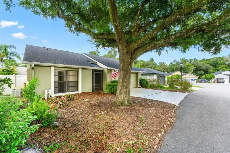 1452 King Ct, FL