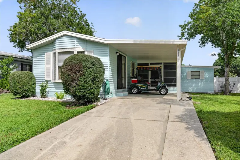 639 Ne Cottage Park Ln, FL