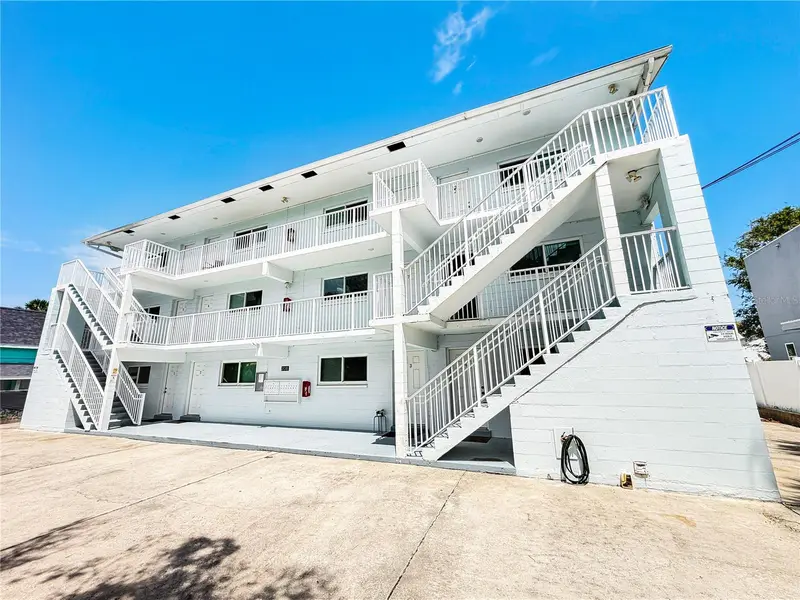 208 N Halifax Ave, FL