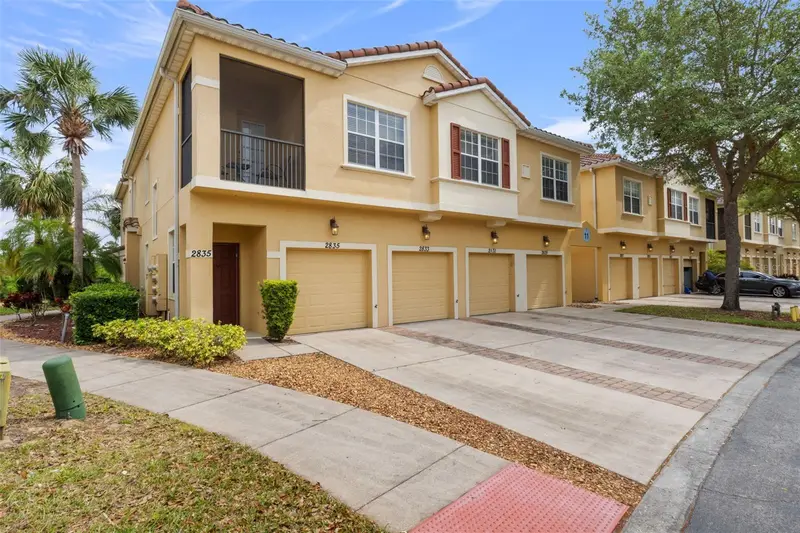 2835 Oakwater Dr #2835, FL