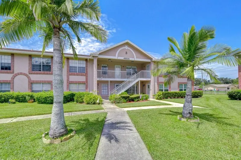 4925 Myrtle Oak Dr #25, FL
