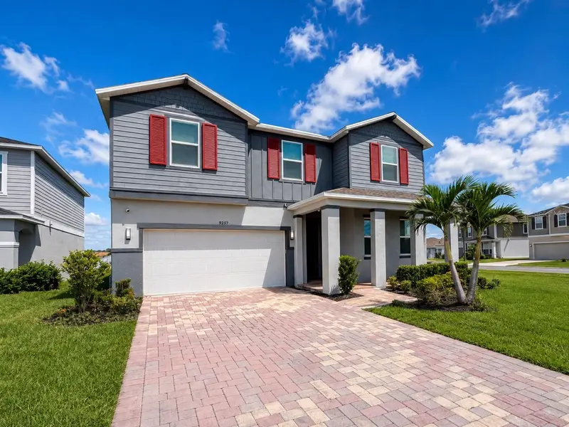 9589 Sandy Bluffs Cir, FL