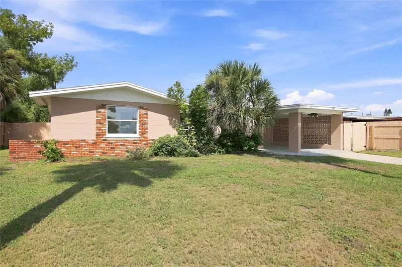 Venice Gardens listing