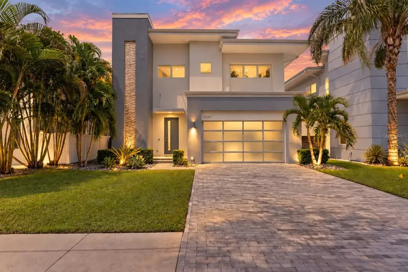 3207 W Paul Ave, FL