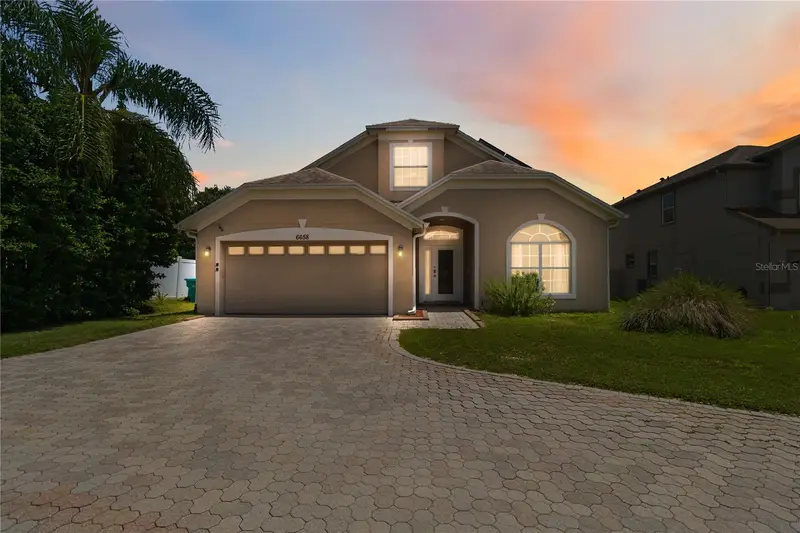 6658 Lake Pembroke Pl, FL