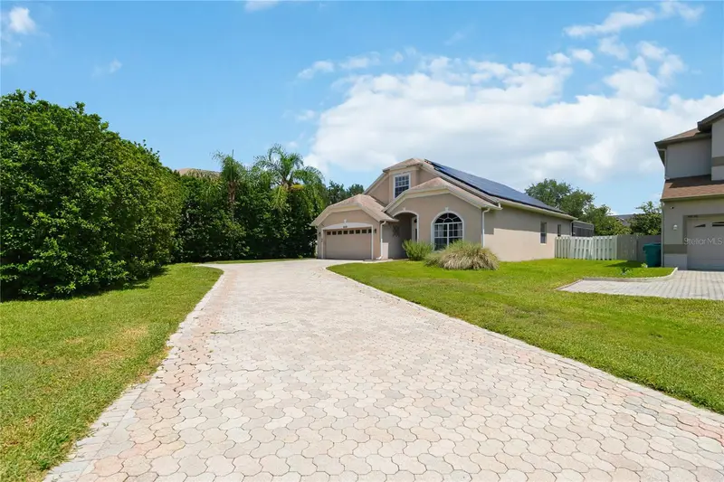 6658 Lake Pembroke Pl, FL