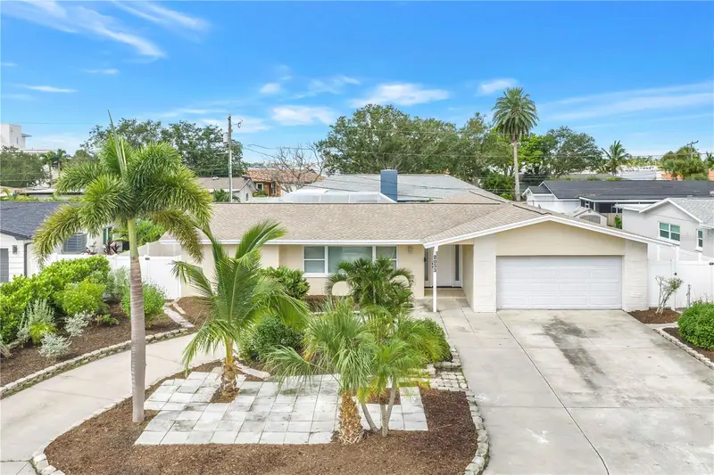 2053 Dolphin Blvd S, FL