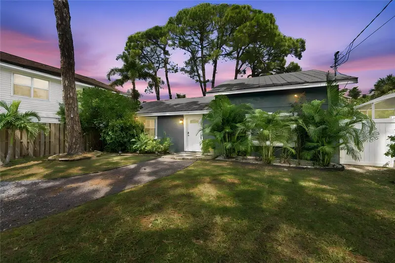 839 Florida Ave, FL