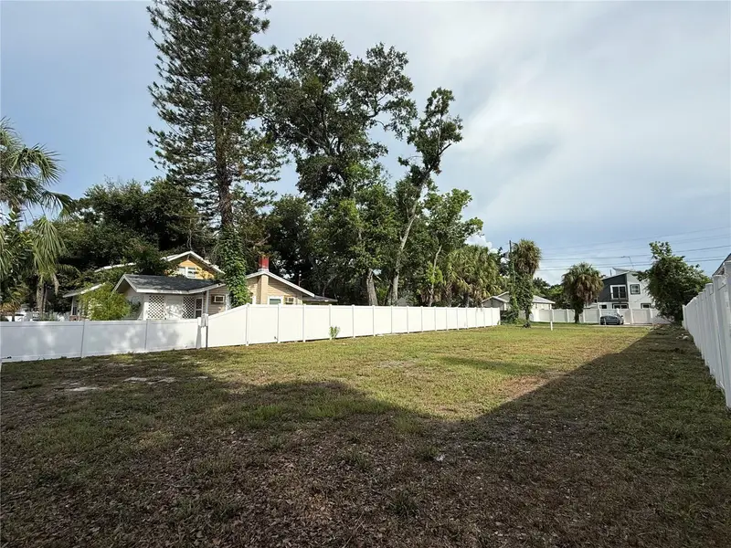 1011 12th Ave S, FL