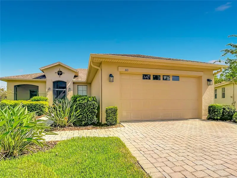 313 Moorpark Way, FL