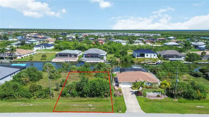 8633 Calumet Blvd, FL