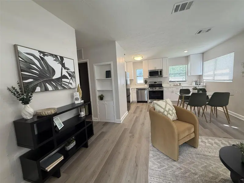 327 Barbara Cir, FL