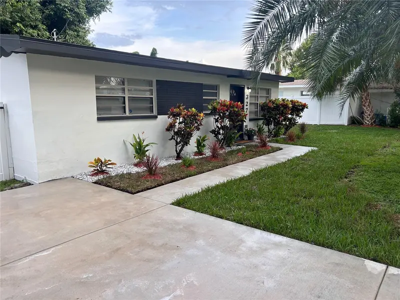 327 Barbara Cir, FL
