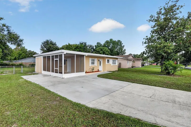 208 Palmyra Dr, FL