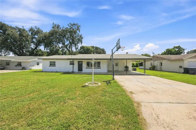 136 Whitman Rd, FL