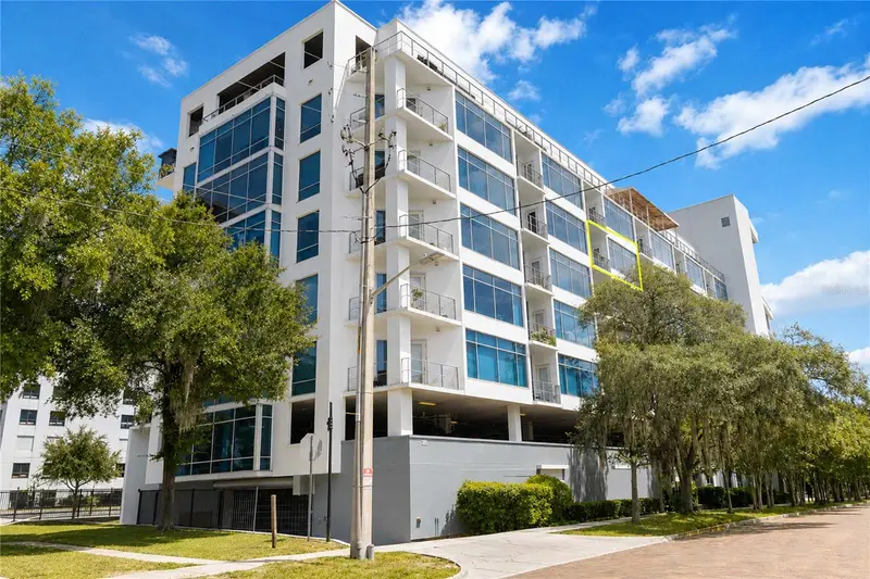 525 E Jackson St #706, FL
