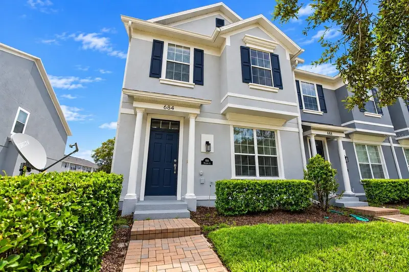 684 Hopemore Pl, FL