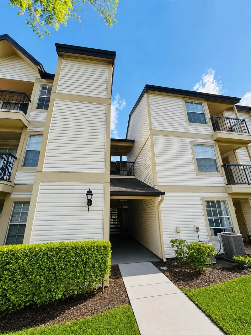 1908 Lake Atriums Cir #9, FL
