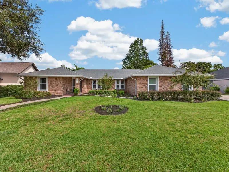 992 Sleeping Rock Ct, FL