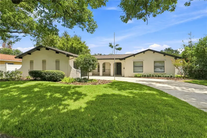 724 Monmouth Way, FL
