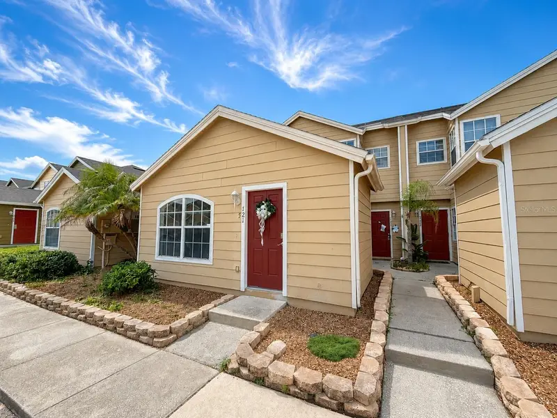 121 Washington Palm Loop, FL