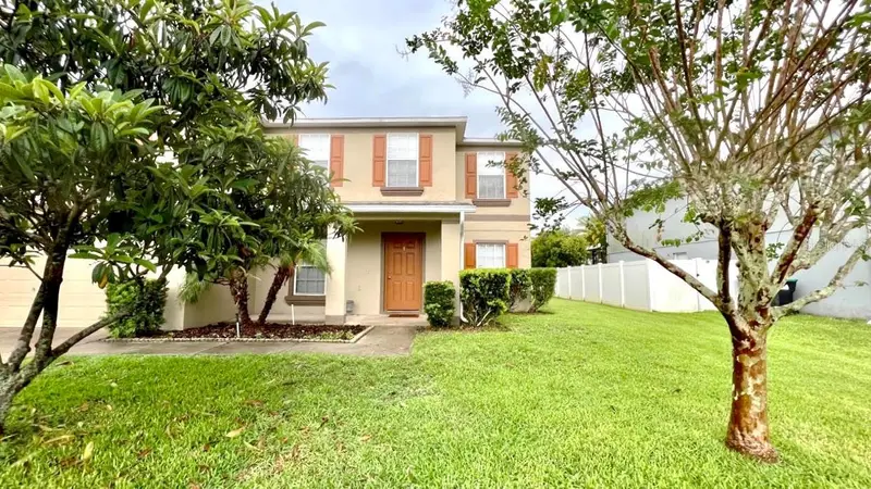 831 Horseshoe Falls Dr, FL