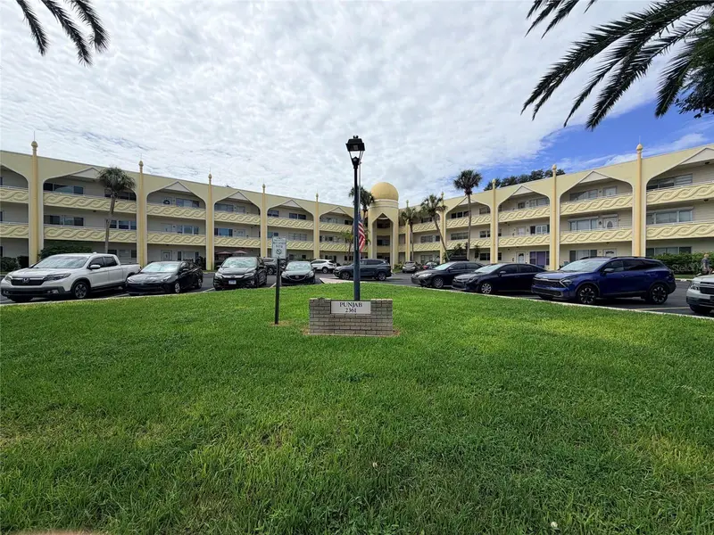 2361 Ecuadorian Way #17, FL