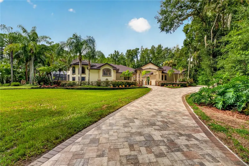 21732 Shamu Dr, FL