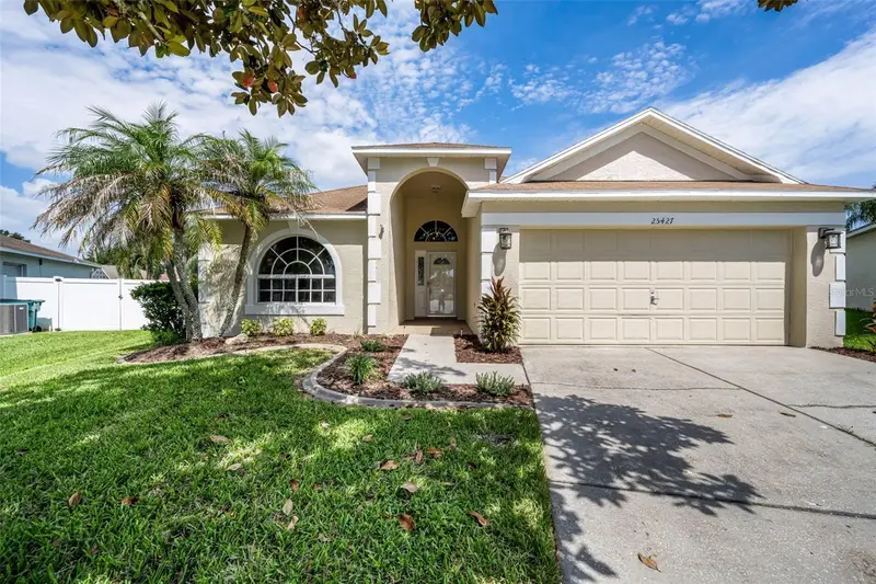 25427 Seven Rivers Cir, FL
