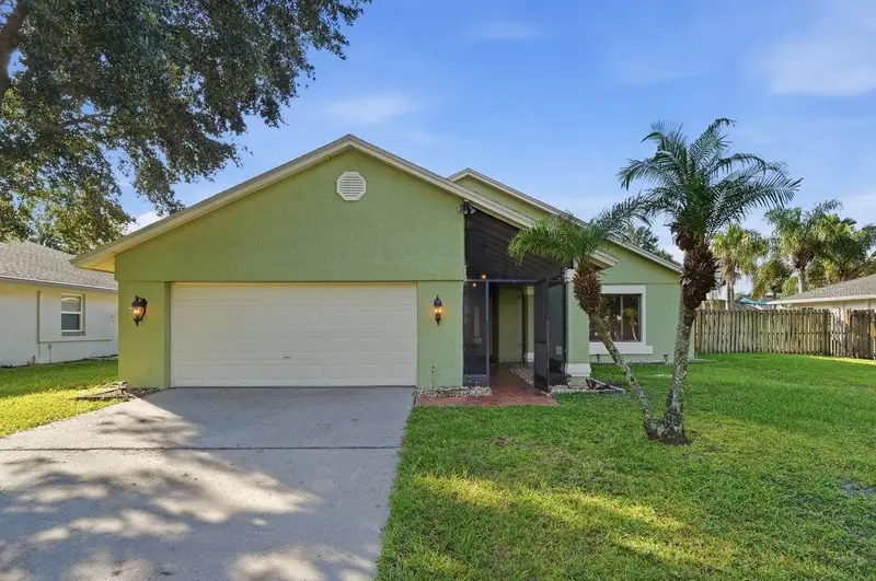 20828 Maxim Pkwy, FL
