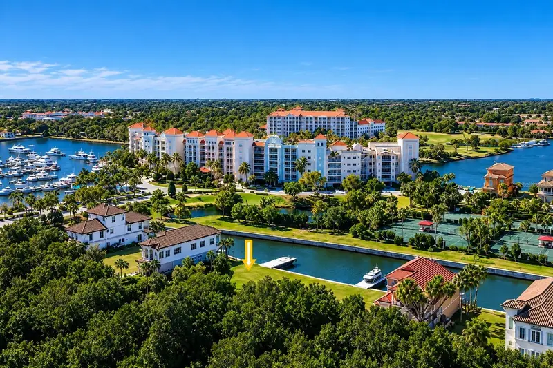 210 Harbor Village Pt N, FL