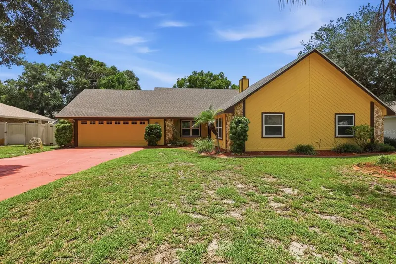 4 Red Bud Ln, FL