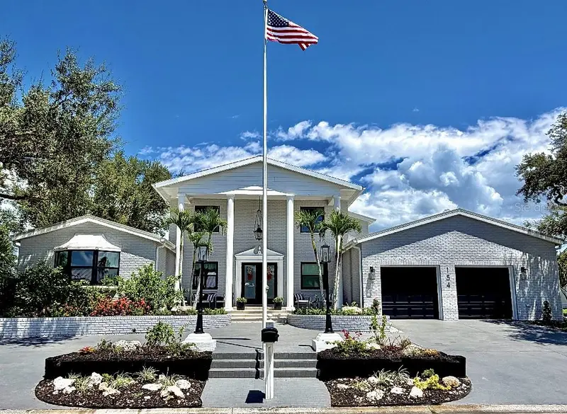 154 Lookout Point Dr, FL