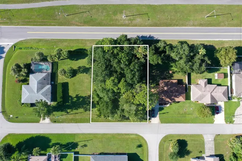 5 Ludlow Ln W, FL