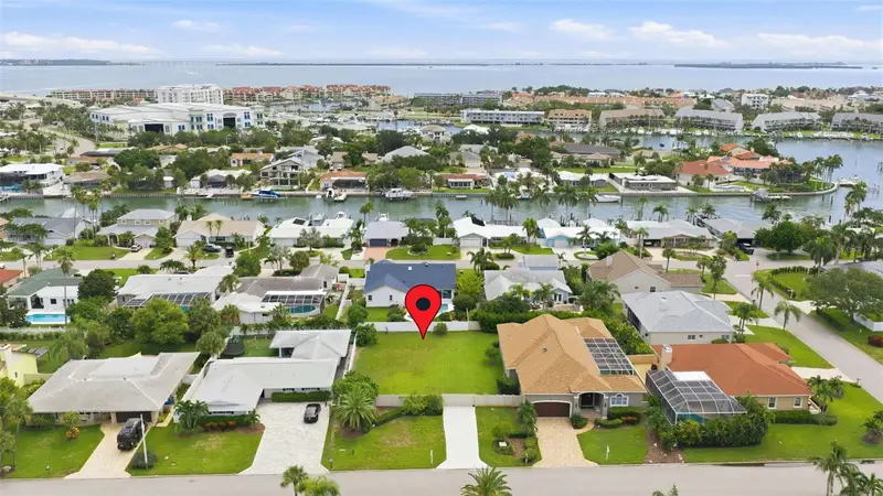 343 7th Ave N, FL