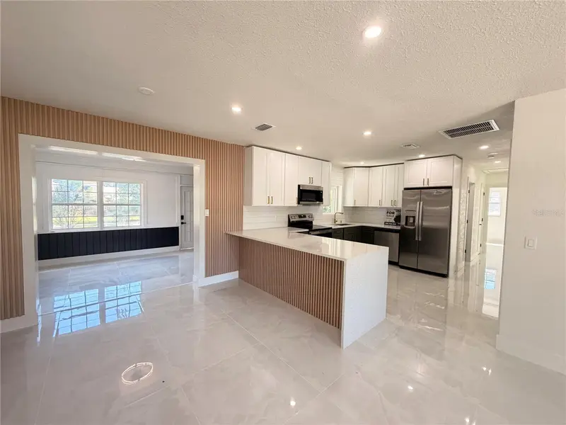 2405 21st Ave W, FL