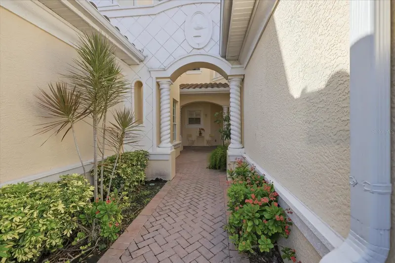 703 Triano Cir #703, FL