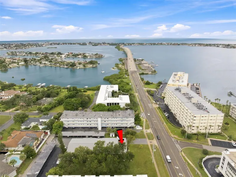 2950 W Bay Dr #B1, FL
