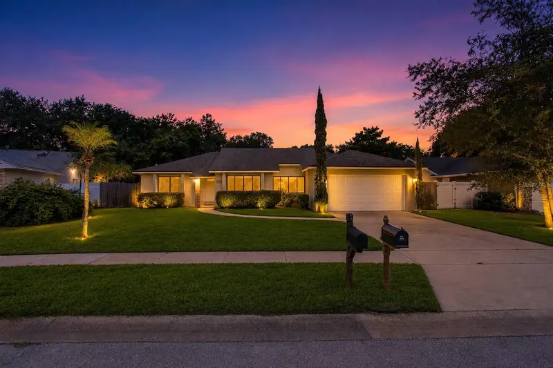 300 Dublin Dr, FL