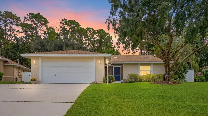 12 Woodford Ln, FL