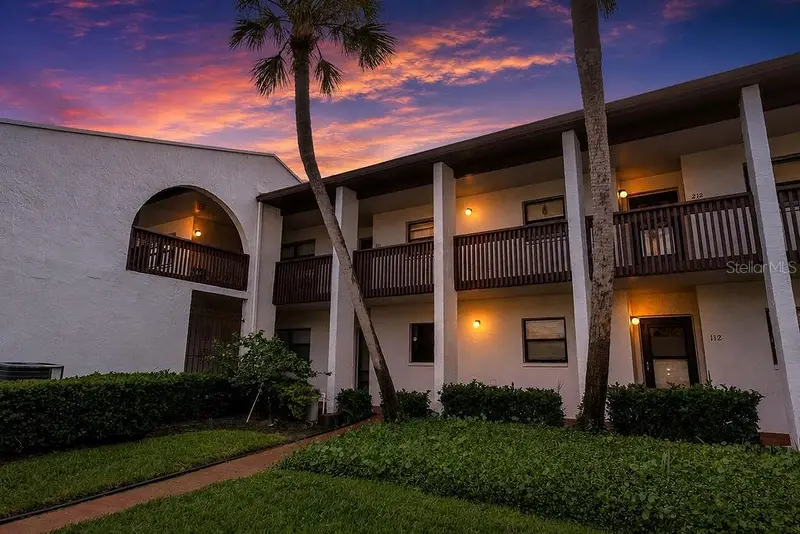 7623 Radcliffe Cir #111a, FL