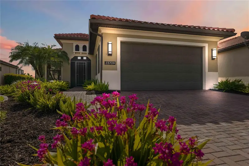23709 Waverly Cir, FL