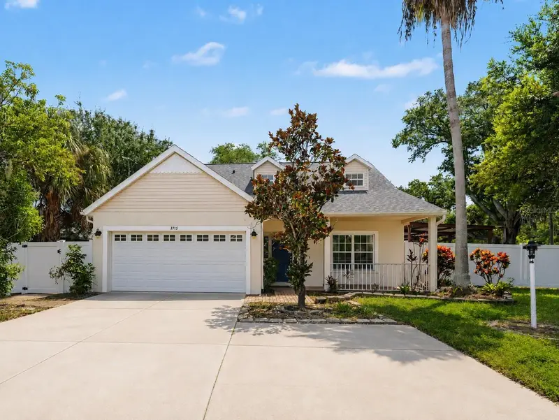 3715 E 31st St, FL
