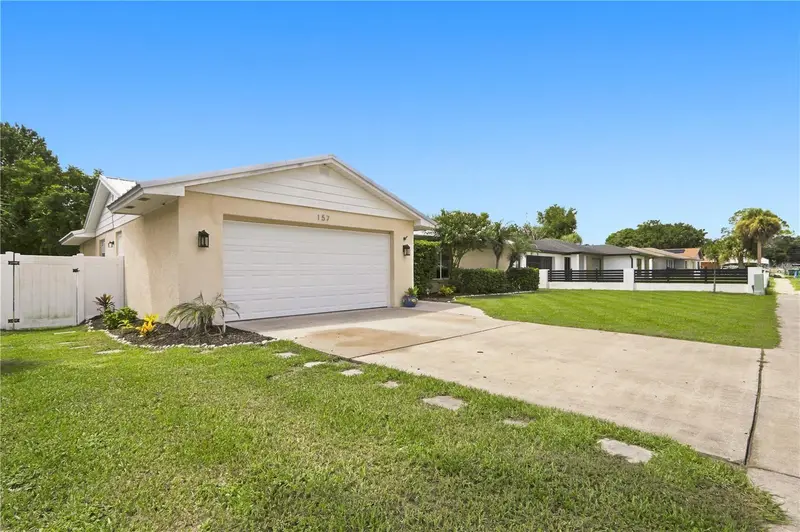157 Sandalwood Way, FL