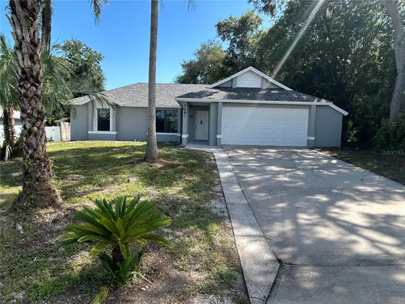 Deltona Lakes pending