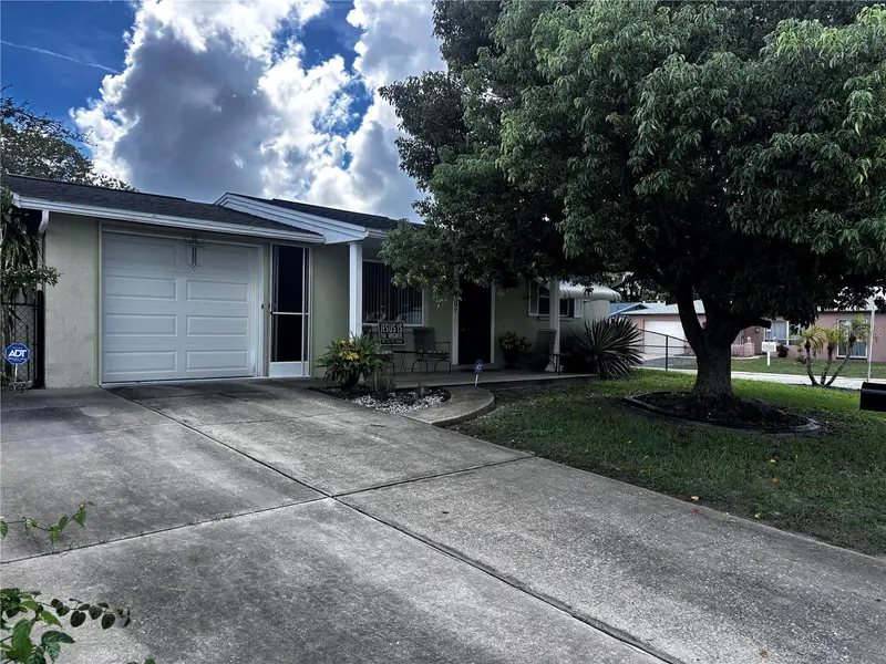9040 Chatam Ln, FL