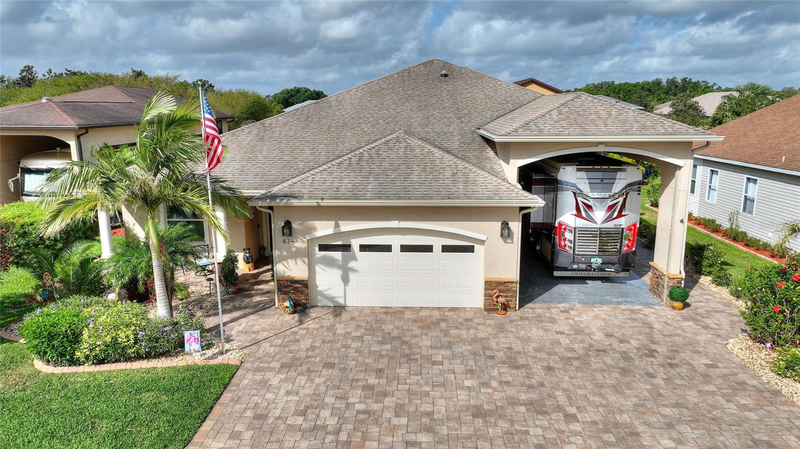 416 Motorcoach Dr S, FL