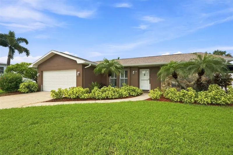 28 Wall Ter, FL