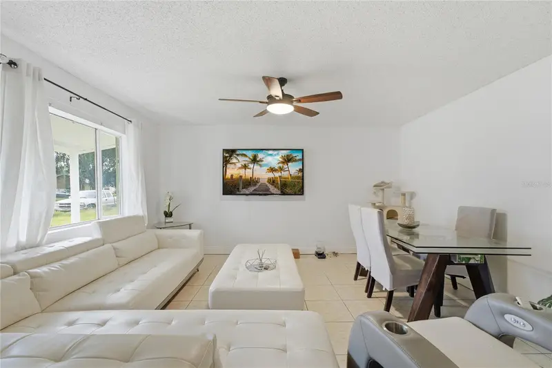 524 Pigeon Cir, FL