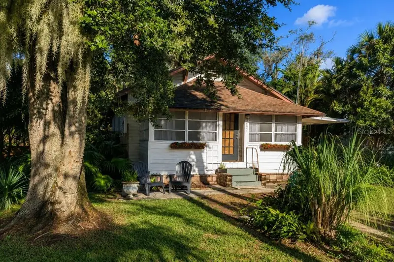 7427 Chapel Ave, FL